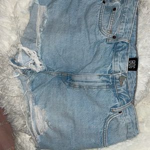 BDG urban outfitters girlfriend high-rise denim shorts! Size 29